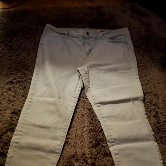 Jessica Simpson Rolled Crop Skinny Jean - Light Mint Colored - Picture 7 of 8